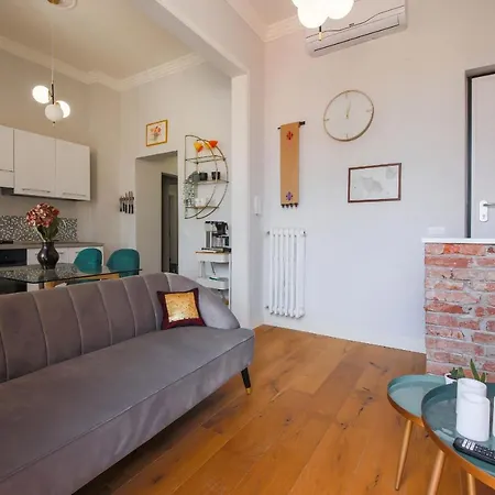 Apartment -apartments Florence-guido Monaco Contemporary With Balcony Florence