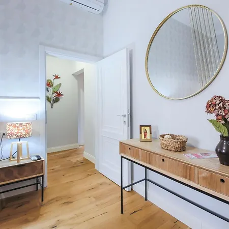 Apartment -apartments Florence-guido Monaco Contemporary With Balcony Florence